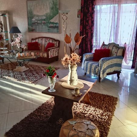 Les Espaces De Фуріані Екстер'єр фото